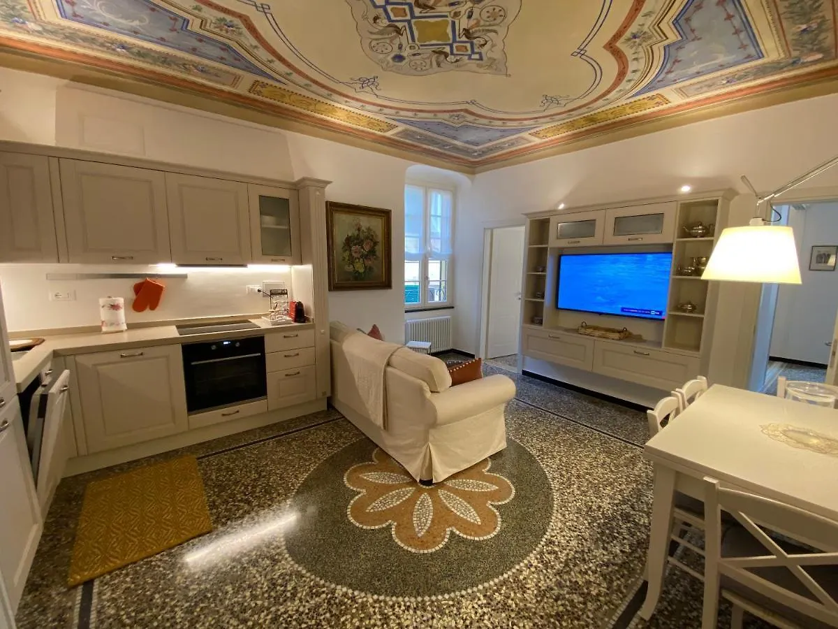 Appartamento Suites 5 Stelle nel Borgo di Varazze Italia